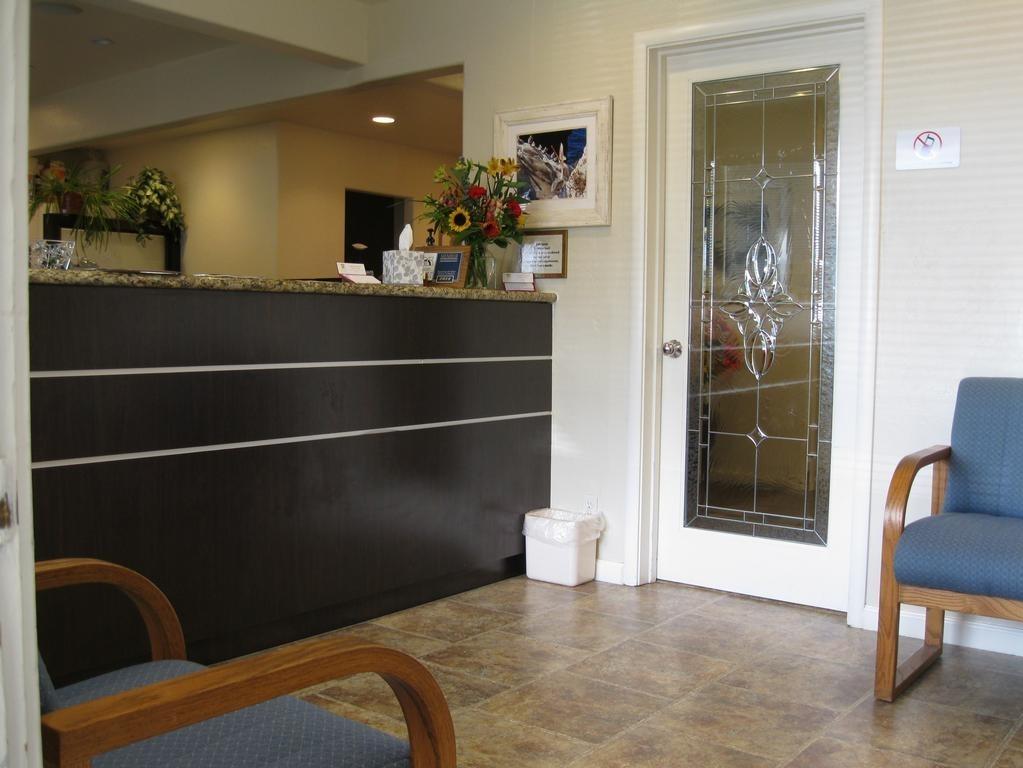 front desk in waiting room | dentist Vallejo CA